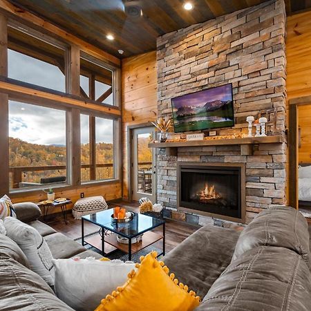 The Overlook - '21 Cabin - Gorgeous Unobstructed Views - Fire Pit Table - Gamerm - Hottub - Xbox - Lots Of Bears Gatlinburg Ngoại thất bức ảnh