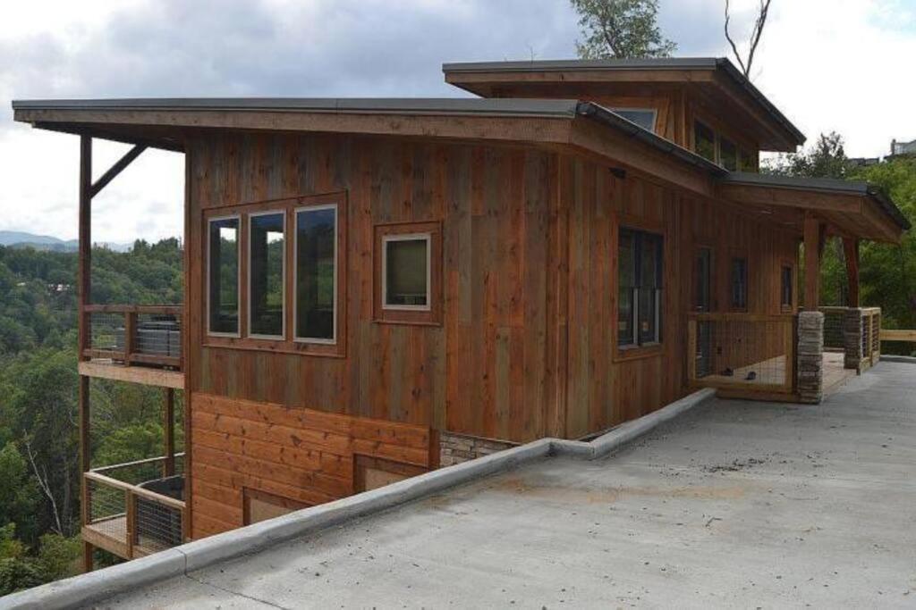 The Overlook - '21 Cabin - Gorgeous Unobstructed Views - Fire Pit Table - Gamerm - Hottub - Xbox - Lots Of Bears Gatlinburg Ngoại thất bức ảnh