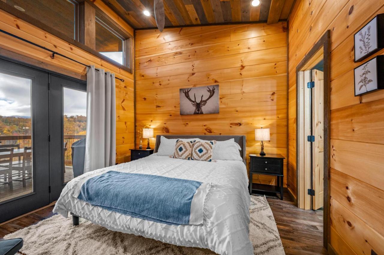 The Overlook - '21 Cabin - Gorgeous Unobstructed Views - Fire Pit Table - Gamerm - Hottub - Xbox - Lots Of Bears Gatlinburg Ngoại thất bức ảnh