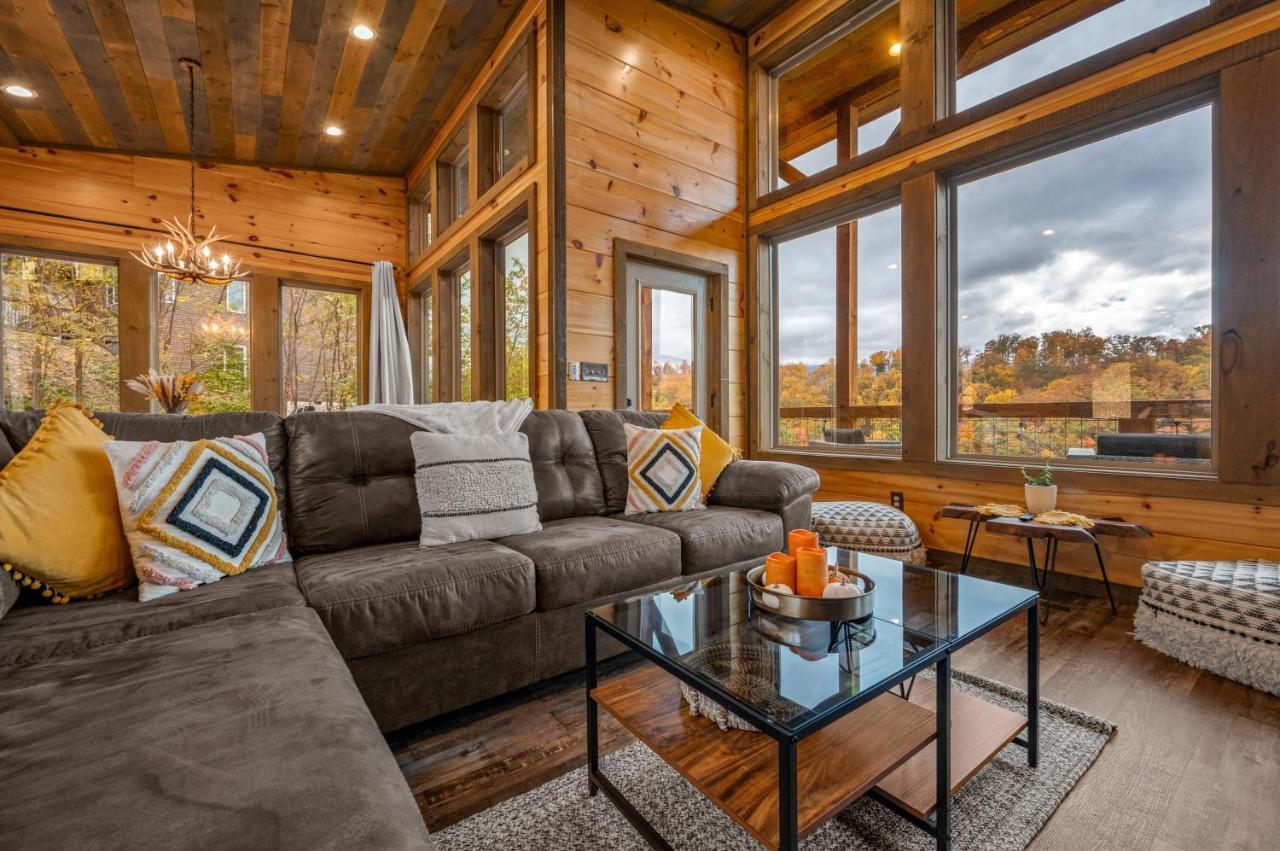 The Overlook - '21 Cabin - Gorgeous Unobstructed Views - Fire Pit Table - Gamerm - Hottub - Xbox - Lots Of Bears Gatlinburg Ngoại thất bức ảnh