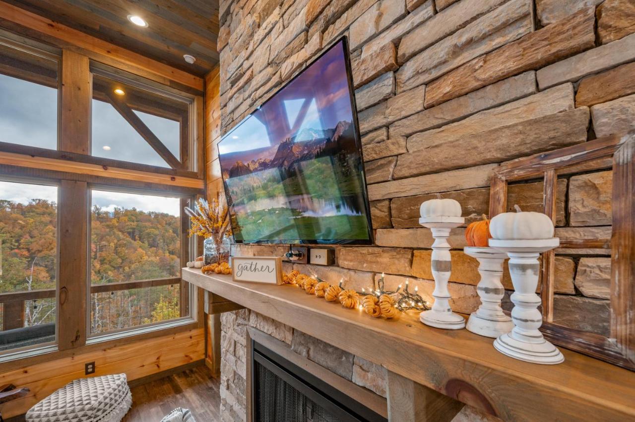 The Overlook - '21 Cabin - Gorgeous Unobstructed Views - Fire Pit Table - Gamerm - Hottub - Xbox - Lots Of Bears Gatlinburg Ngoại thất bức ảnh