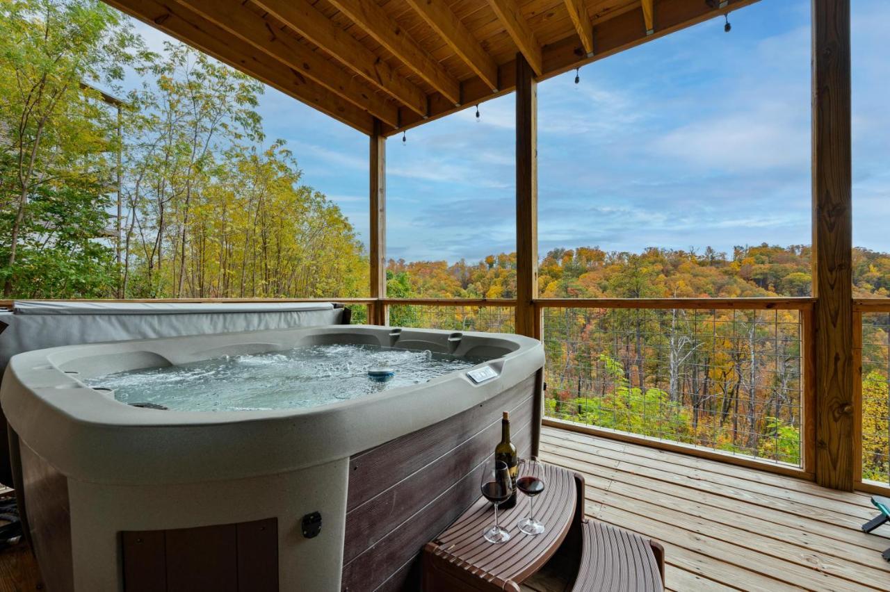 The Overlook - '21 Cabin - Gorgeous Unobstructed Views - Fire Pit Table - Gamerm - Hottub - Xbox - Lots Of Bears Gatlinburg Ngoại thất bức ảnh