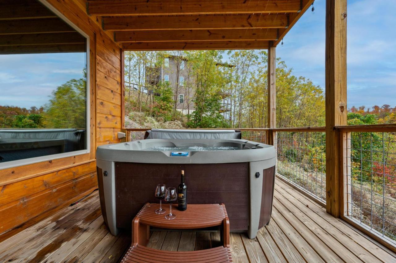 The Overlook - '21 Cabin - Gorgeous Unobstructed Views - Fire Pit Table - Gamerm - Hottub - Xbox - Lots Of Bears Gatlinburg Ngoại thất bức ảnh