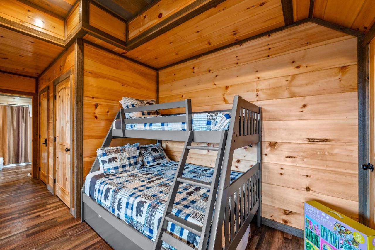 The Overlook - '21 Cabin - Gorgeous Unobstructed Views - Fire Pit Table - Gamerm - Hottub - Xbox - Lots Of Bears Gatlinburg Ngoại thất bức ảnh