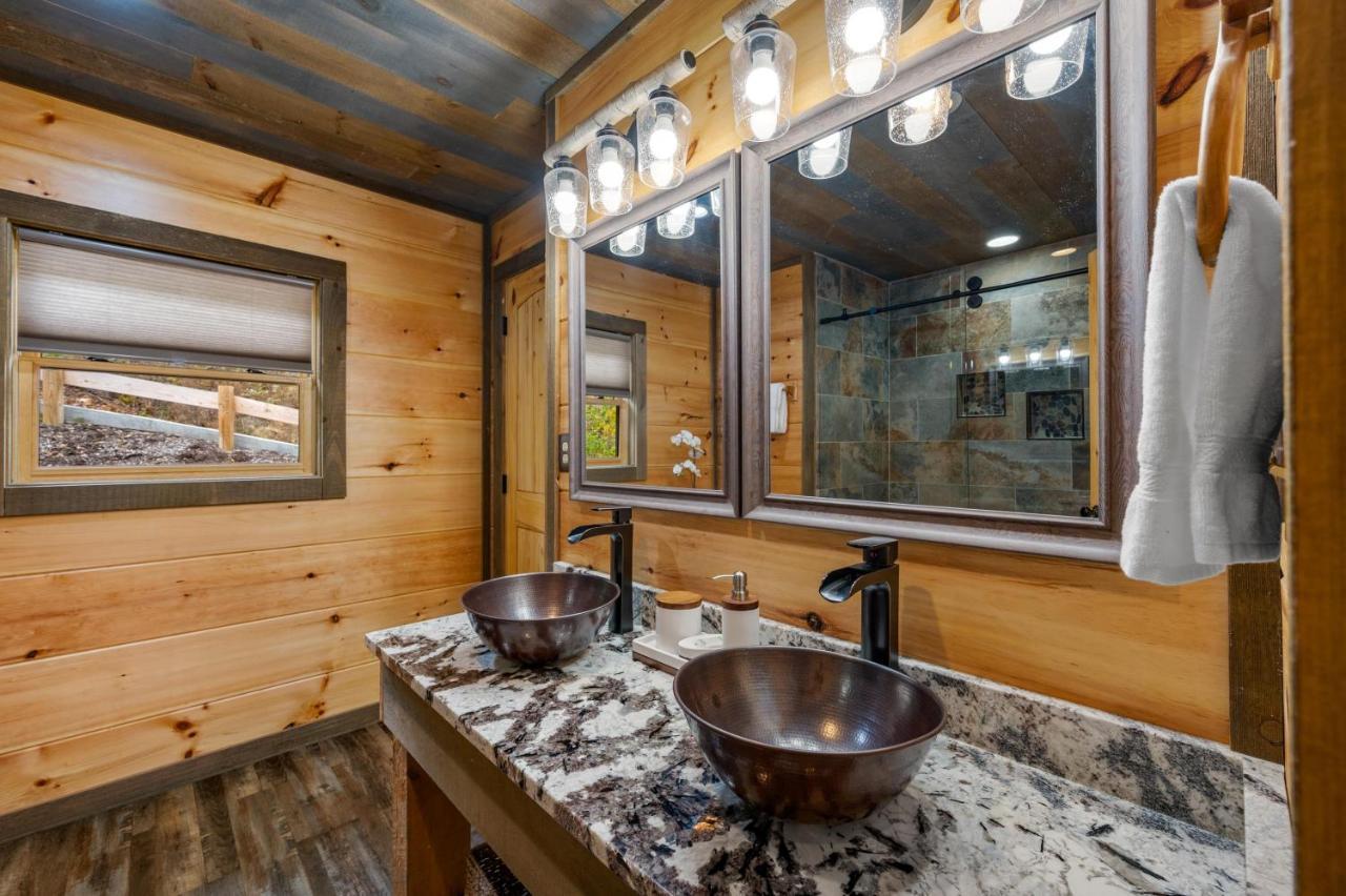 The Overlook - '21 Cabin - Gorgeous Unobstructed Views - Fire Pit Table - Gamerm - Hottub - Xbox - Lots Of Bears Gatlinburg Ngoại thất bức ảnh