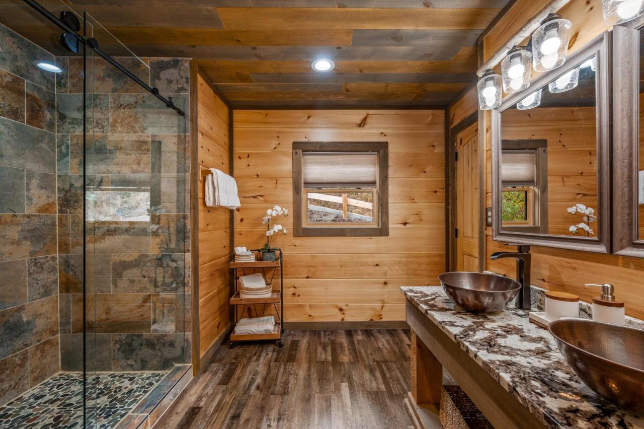 The Overlook - '21 Cabin - Gorgeous Unobstructed Views - Fire Pit Table - Gamerm - Hottub - Xbox - Lots Of Bears Gatlinburg Ngoại thất bức ảnh
